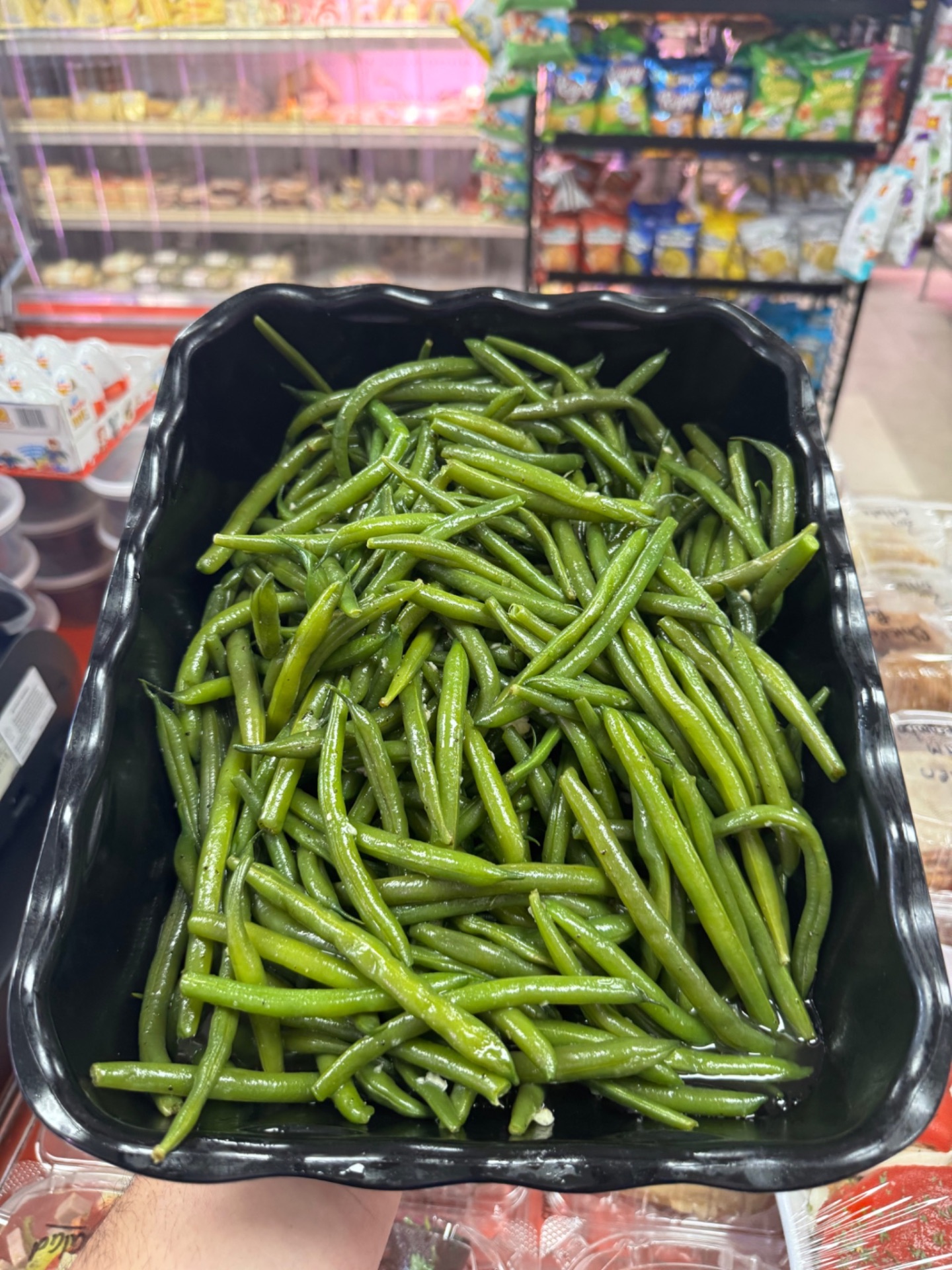 Fresh sautéed green beans with garlic